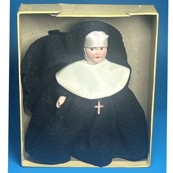 Rare Vintage NUN DOLL 6" - w/ Cross Necklace - in original box - Picture 1 of 9